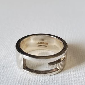 Gucci silver cut-out ring